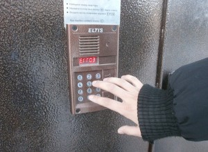 Способ как открыть домофон без ключа, teleport2001.ru