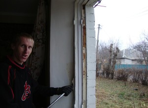 Демонтаж старого окна, oknaplus.ck.ua