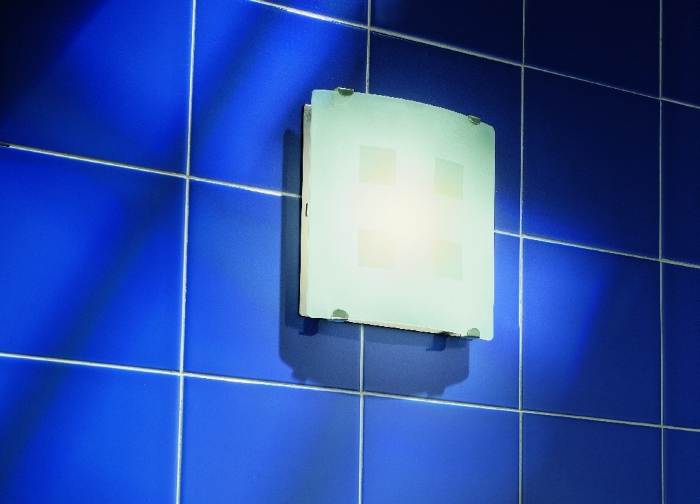 На снимке вытяжной вентилятор для ванной комнаты с подсветкой